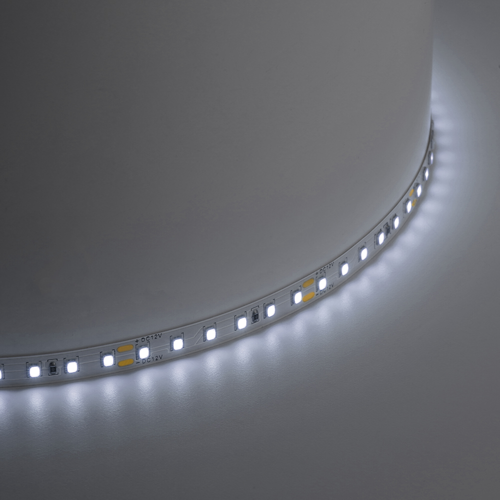 Светодиодная лента SST02 SAFFIT 120SMD(2835)/м 9.6Вт/м 12V 5000*8*1.22мм 6500К, 5м